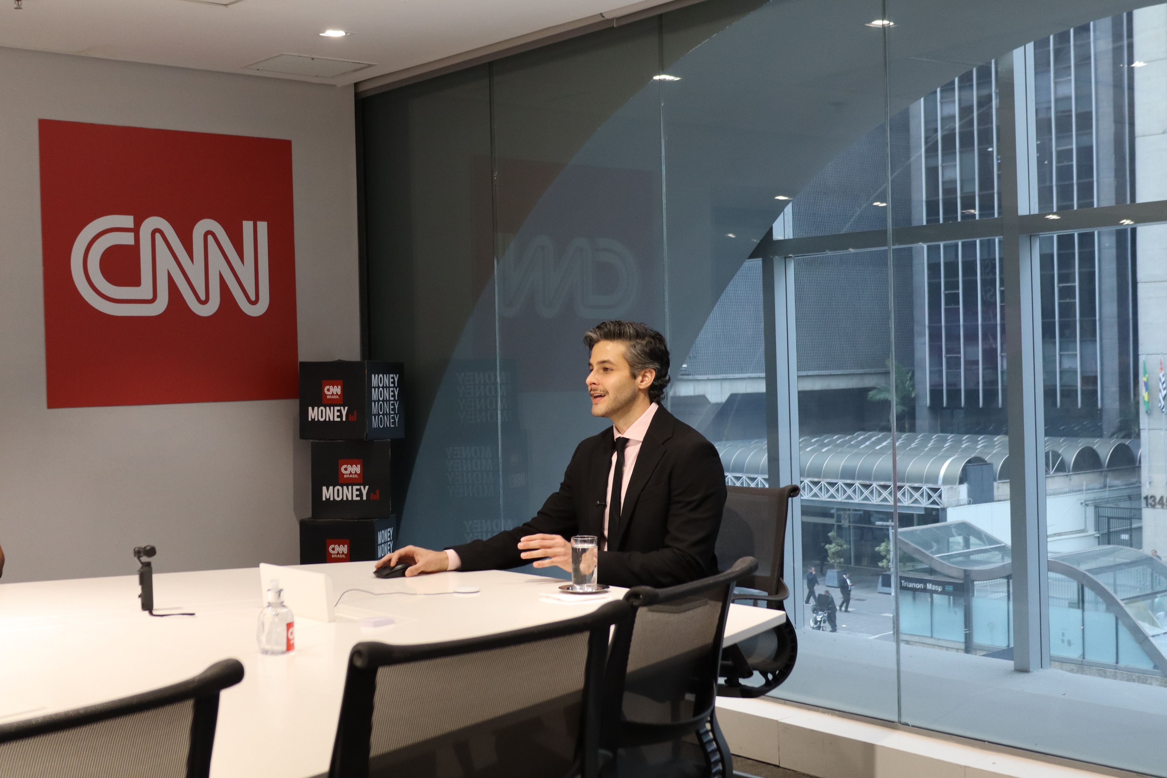 Registro da participação do Dr. Milton Melo em CNN